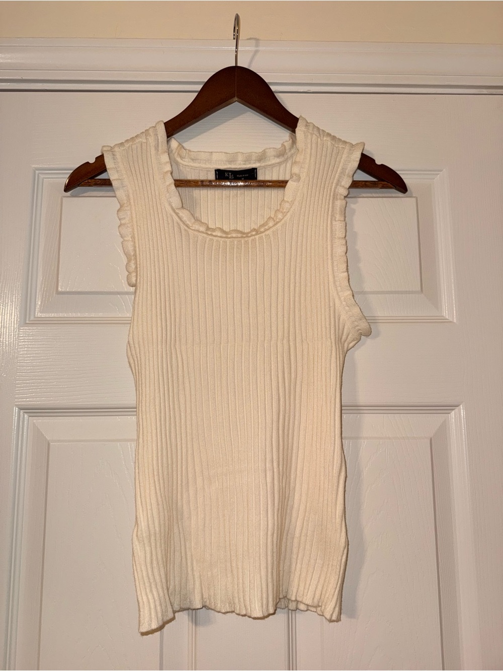 Ribbed Sleeveless Tank Top in Cream